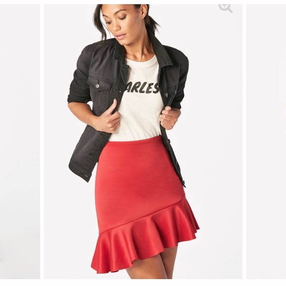 JustFab Dresses & Skirts - Red JustFab Asymmetrical Ruffle Hem Skirt Sz Med